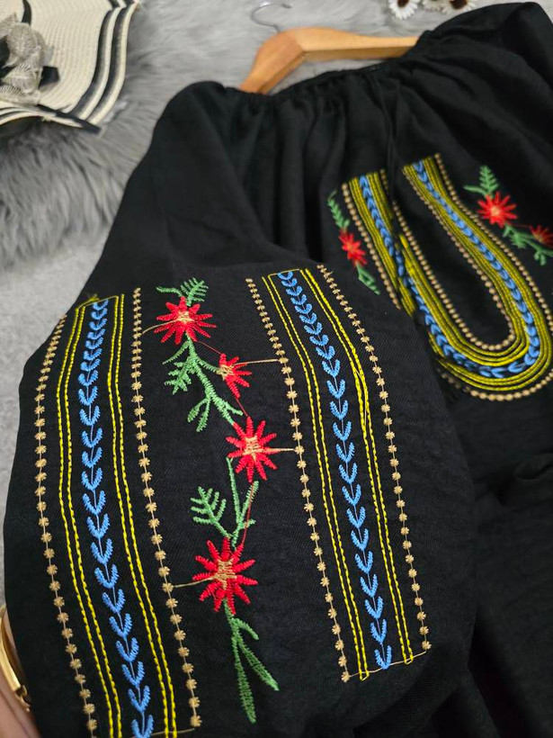 شومیز تارا جنس شانتون و گلدوزی