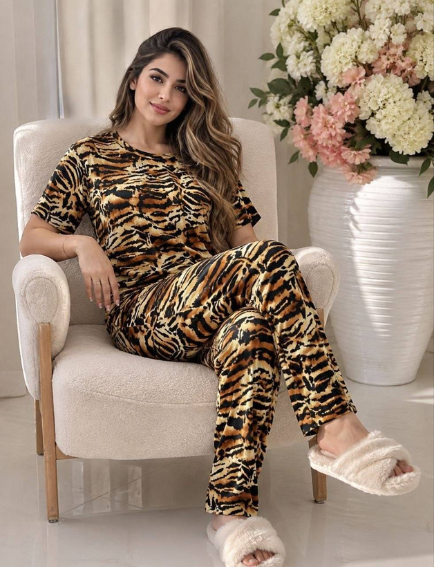 ست تیشرت شلوار گیاهی درجه یک