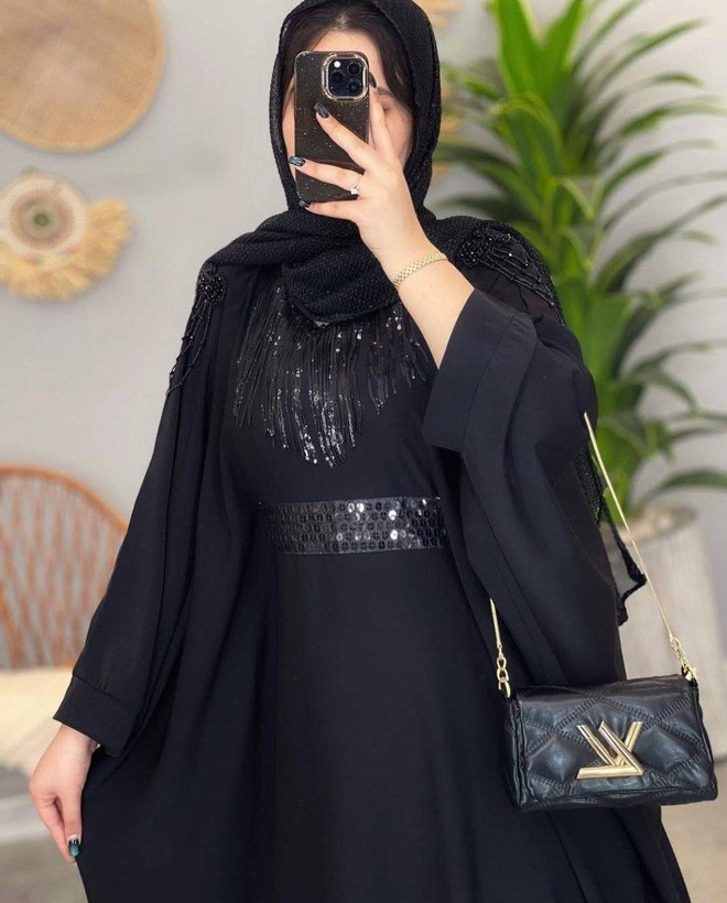 عبایی سردوش دار مه لقا جنس الیزه باکیفیت