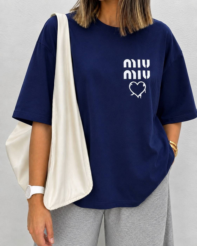 تیشرت باکسی طرح Miu Miu