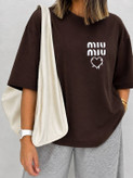 تیشرت باکسی طرح Miu Miu