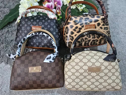 کیف مژگان جنس چرم باکیفیت